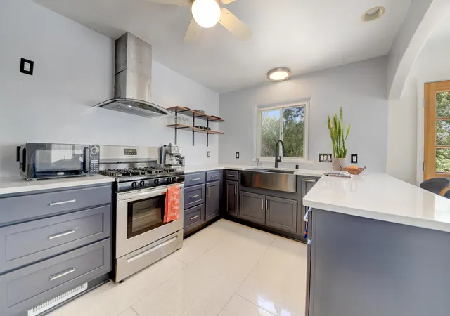 Photo 3 of Sale Pending at 432 Montclaire Dr Se, Albuquerque, NM 87108 | MLS# 1110938 | Listing updated on 2026-09-30