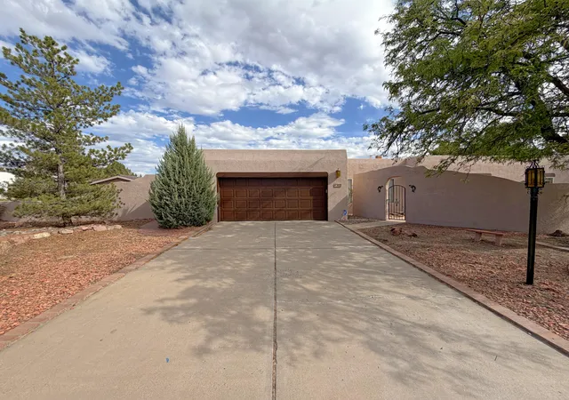 Photo 1 of Sale Pending at 302 Villa Verde Dr Se, Rio Rancho, NM 87124 | MLS# 1110951 | Listing updated on 2026-09-24