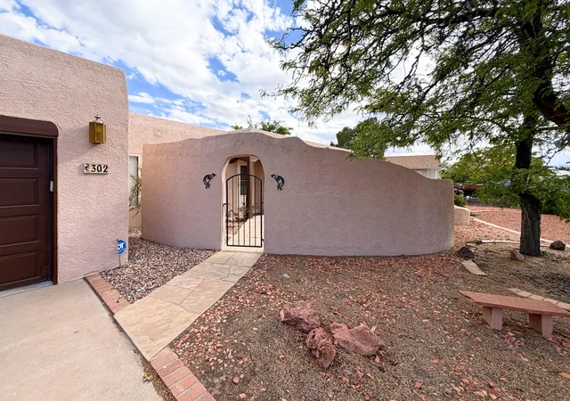 Photo 2 of Sale Pending at 302 Villa Verde Dr Se, Rio Rancho, NM 87124 | MLS# 1110951 | Listing updated on 2026-09-24