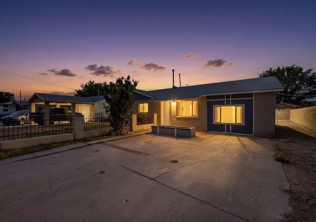 Photo 3 of Sale Pending at 4611 Valley Park Dr Sw, Albuquerque, NM 87105 | MLS# 1110955 | Listing updated on 2026-09-18