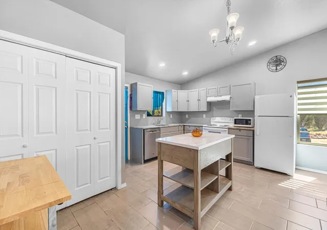 Photo 4 of Single family home for sale at 22 Kelly Lynn Dr, Sandia Park, NM 87047 | MLS# 1110967 | Listing updated on 2026-09-23