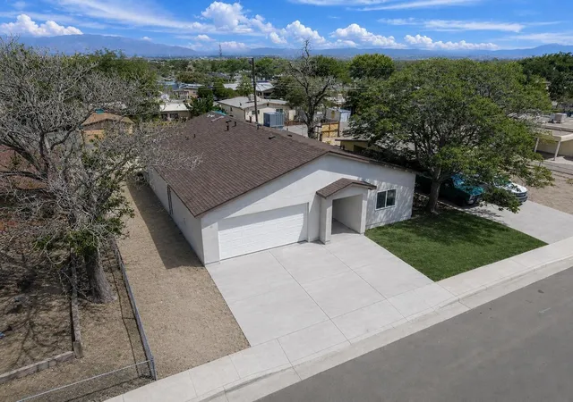 Photo 2 of Sale Pending at 420 65th Street Sw, Albuquerque, NM 87121 | MLS# 1110173 | Listing updated on 2026-09-30