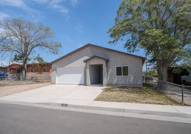 Photo 3 of Sale Pending at 420 65th Street Sw, Albuquerque, NM 87121 | MLS# 1110173 | Listing updated on 2026-09-30