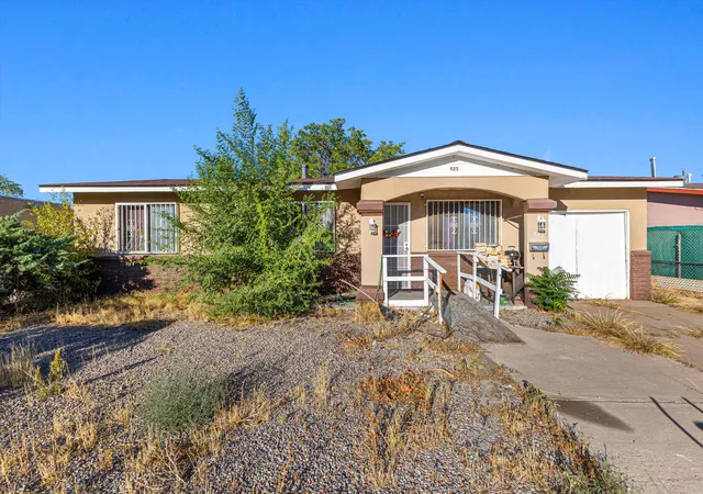 Photo 2 of Sale Pending at 425 60th Street Sw, Albuquerque, NM 87121 | MLS# 1110983 | Listing updated on 2026-09-30