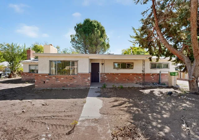 Photo 2 of Sale Pending at 2118 Castanada St Sw, Albuquerque, NM 87105 | MLS# 1111002 | Listing updated on 2026-10-06