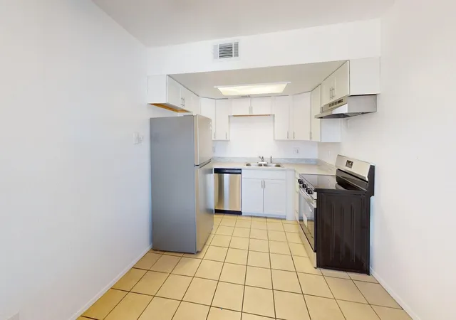 Photo 3 of Multi family home for sale at 1000 Meadowlark Ct Se, Rio Rancho, NM 87124 | MLS# 1111034 | Listing updated on 2026-09-17