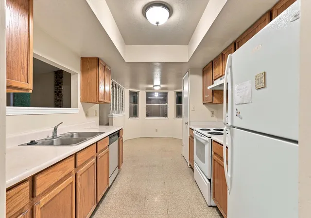 Photo 2 of Sale Pending at 12737 Tomlinson Dr Se, Albuquerque, NM 87123 | MLS# 1111058 | Listing updated on 2026-10-05