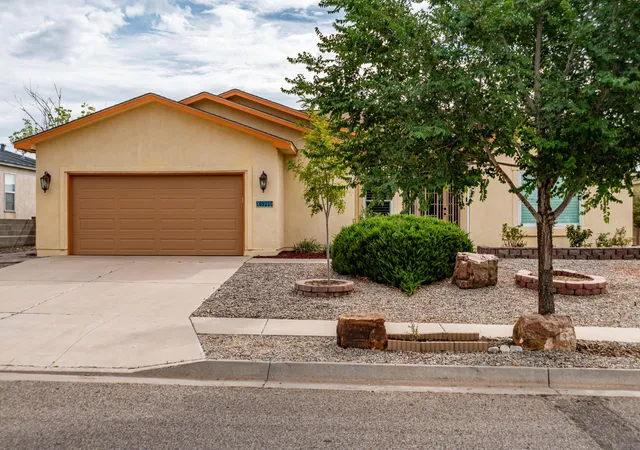 Photo 3 of Sale Pending at 6921 Glen Hills Dr Ne, Rio Rancho, NM 87144 | MLS# 1111072 | Listing updated on 2026-10-02