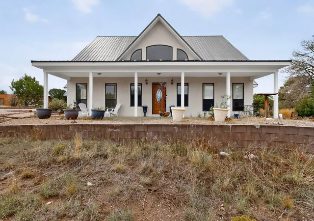 Photo 1 of Single family home for sale at 4 Quail Run Ct, Tijeras, NM 87059 | MLS# 1111080 | Listing updated on 2026-09-21