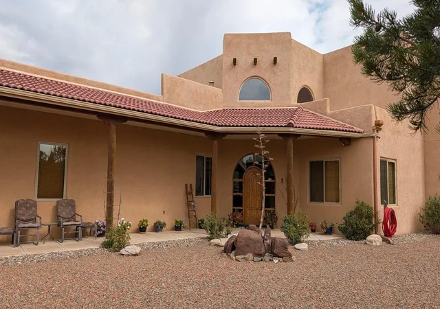 Photo 1 of Single family home for sale at 7 Pinon Grande, Edgewood, NM 87015 | MLS# 1110985 | Listing updated on 2026-09-18