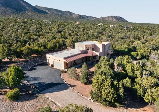 Photo 4 of Single family home for sale at 7 Pinon Grande, Edgewood, NM 87015 | MLS# 1110985 | Listing updated on 2026-09-18