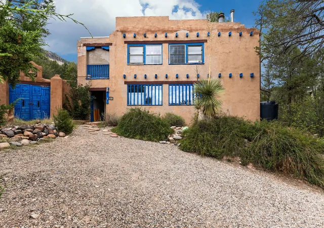 Photo 3 of Single family home for sale at 575 Redondo Rd, Jemez Springs, NM 87025 | MLS# 1111111 | Listing updated on 2026-09-18