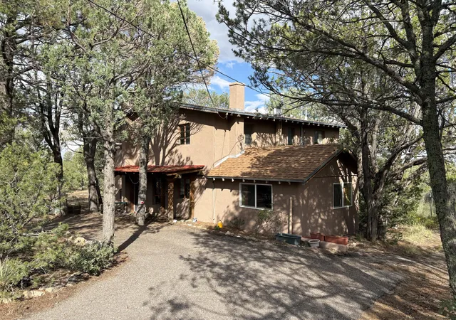 Photo 1 of Sale Pending at 42 Ridge Dr, Cedar Crest, NM 87008 | MLS# 1111128 | Listing updated on 2026-09-20