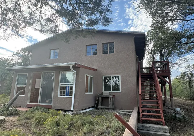 Photo 3 of Sale Pending at 42 Ridge Dr, Cedar Crest, NM 87008 | MLS# 1111128 | Listing updated on 2026-09-20