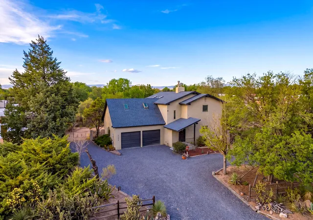 Photo 3 of Single family home for sale at 5608 Don Felipe Ct Sw, Albuquerque, NM 87105 | MLS# 1111133 | Listing updated on 2026-10-04