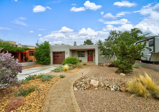 Photo 2 of Sale Pending at 420 Manzano St Ne, Albuquerque, NM 87108 | MLS# 1111135 | Listing updated on 2026-10-04