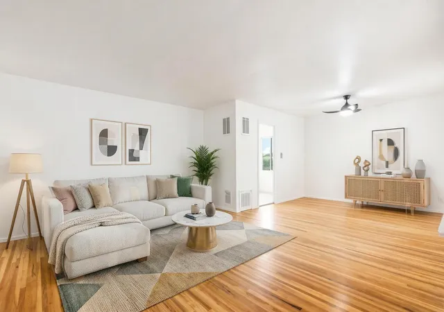 Photo 3 of Sale Pending at 1001 Florida St Se, Albuquerque, NM 87108 | MLS# 1111144 | Listing updated on 2026-09-20