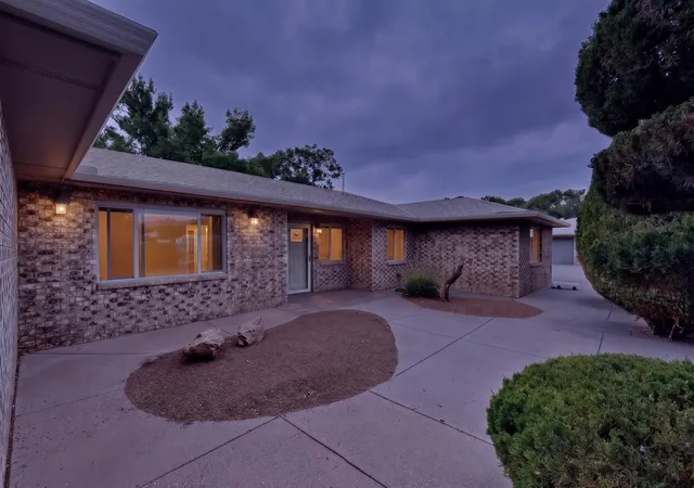 Photo 2 of Sale Pending at 1502 La Vega Dr Sw, Albuquerque, NM 87105 | MLS# 1111150 | Listing updated on 2026-10-02