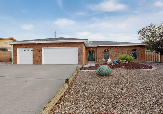 Photo 1 of Single family home for sale at 943 Player Loop Se, Rio Rancho, NM 87124 | MLS# 1111162 | Listing updated on 2026-09-28