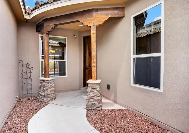 Photo 3 of Sale Pending at 1621 Roble Dr Se, Rio Rancho, NM 87124 | MLS# 1111132 | Listing updated on 2026-09-20