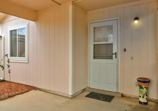 Photo 3 of Sale Pending at 166 Coral Dr Ne, Rio Rancho, NM 87124 | MLS# 1111174 | Listing updated on 2026-09-22
