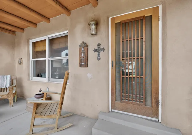 Photo 2 of Sale Pending at 117 Carlito Rd Nw, Albuquerque, NM 87107 | MLS# 1111182 | Listing updated on 2026-09-22