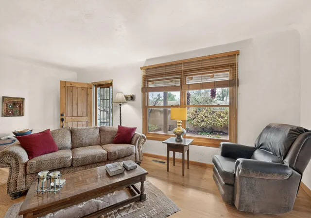 Photo 3 of Sale Pending at 117 Carlito Rd Nw, Albuquerque, NM 87107 | MLS# 1111182 | Listing updated on 2026-09-22