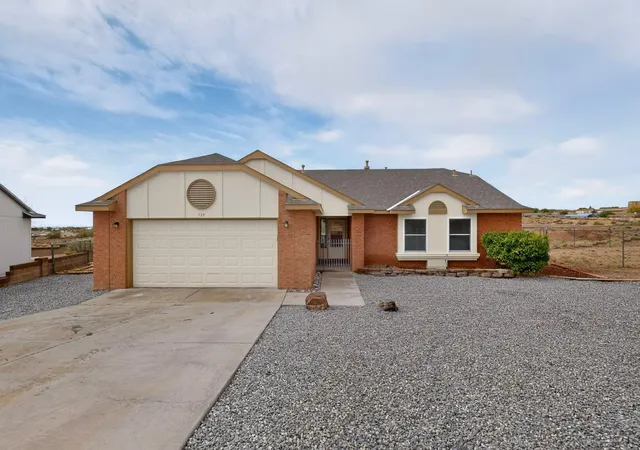 Photo 1 of Sale Pending at 729 Silver Ct Ne, Rio Rancho, NM 87124 | MLS# 1111239 | Listing updated on 2026-10-02