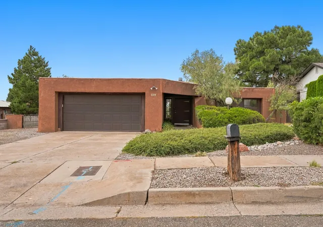 Photo 1 of Sale Pending at 3901 Embudito Dr Ne, Albuquerque, NM 87111 | MLS# 1111240 | Listing updated on 2026-09-25