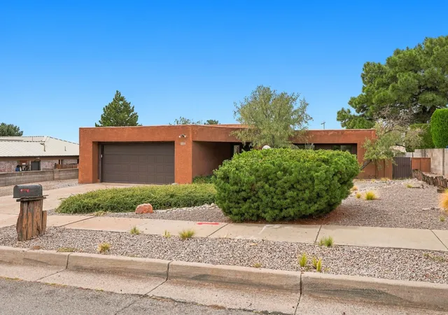 Photo 2 of Sale Pending at 3901 Embudito Dr Ne, Albuquerque, NM 87111 | MLS# 1111240 | Listing updated on 2026-09-25