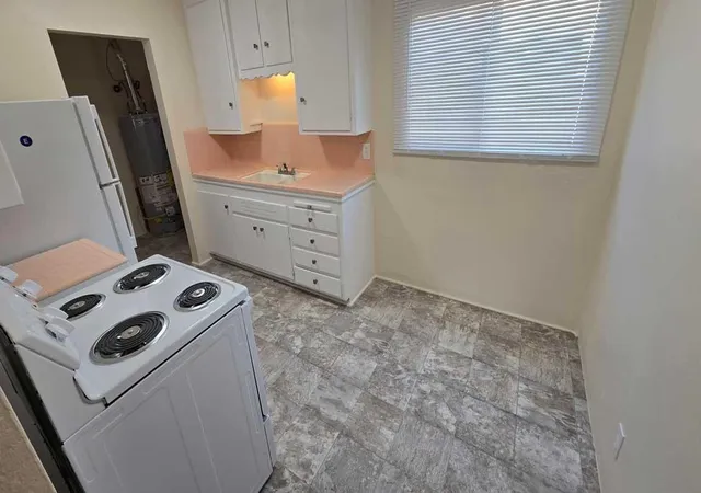 Photo 3 of Single family home for sale at 620 San Pedro Dr SE, Albuquerque, NM 87108 | MLS# 1111257 | Listing updated on 2026-09-22