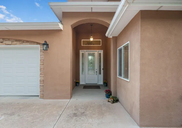 Photo 3 of Single family home for sale at 103 Chantelly Ln, Los Lunas, NM 87031 | MLS# 1111271 | Listing updated on 2026-09-20