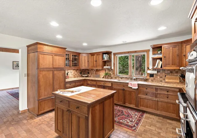 Photo 3 of Single family home for sale at 156 Valle Escondido Rd, Taos, NM 87571 | MLS# 1111277 | Listing updated on 2026-09-24