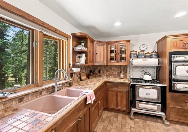 Photo 4 of Single family home for sale at 156 Valle Escondido Rd, Taos, NM 87571 | MLS# 1111277 | Listing updated on 2026-09-24