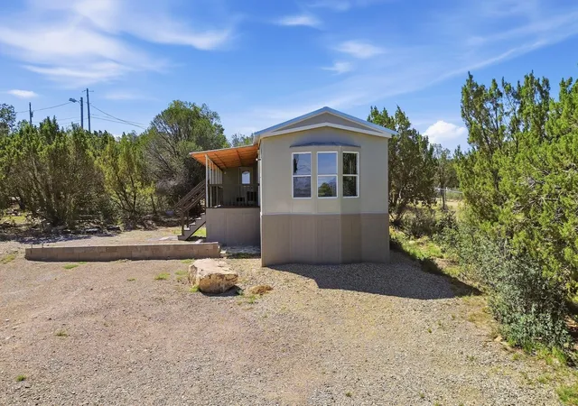 Photo 3 of Manufactured home for sale at 4038 Martinez Rd, Edgewood, NM 87015 | MLS# 1111278 | Listing updated on 2026-09-22