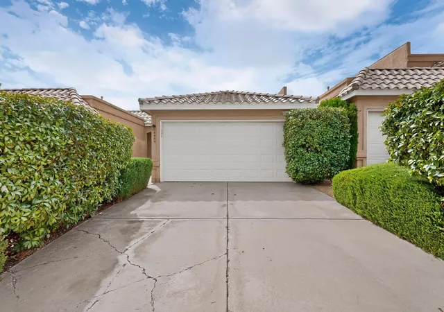 Townhouse for sale at 4909 Sereno Dr NE, Albuquerque, NM 87111 | MLS# 1111282