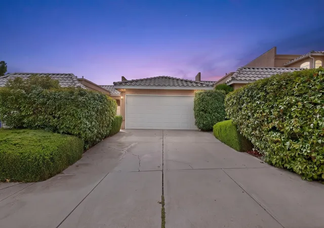 Photo 1 of Townhouse for sale at 4909 Sereno Dr NE, Albuquerque, NM 87111 | MLS# 1111282 | Listing updated on 2026-09-21