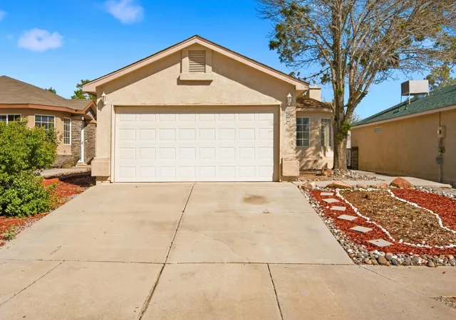 Photo 2 of Sale Pending at 8409 Vista Chamisa Ln Sw, Albuquerque, NM 87121 | MLS# 1111285 | Listing updated on 2026-09-23