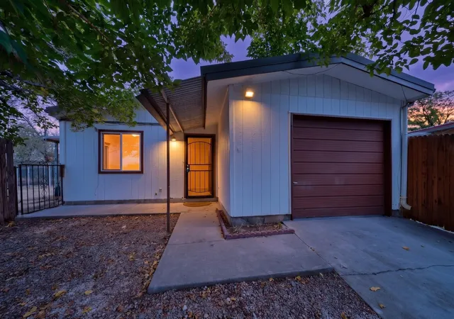 Photo 2 of Single family home for sale at 620 Turquoise Ct Ne, Albuquerque, NM 87123 | MLS# 1111294 | Listing updated on 2026-09-21