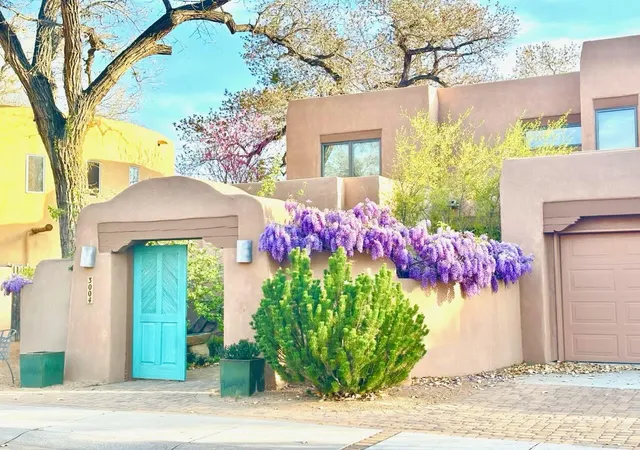 Single family home for sale at 3004 Calle De Alamo NW, Albuquerque, NM 87104 | MLS# 1111388