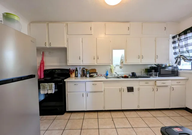 Photo 4 of House for sale at 400 63rd Street NW, Albuquerque, NM 87105 | MLS# 1111403 | Listing updated on 2026-09-23