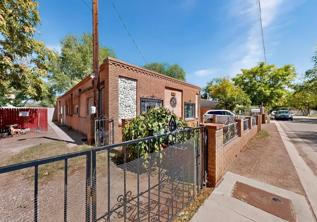 Photo 4 of House for sale at 2215 Hooper Rd SW, Albuquerque, NM 87105 | MLS# 1111408 | Listing updated on 2026-10-05