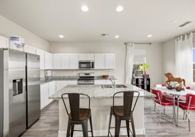 Photo 4 of Single family home for sale at 7240 Vista Serena Loop, Santa Fe, NM 87507 | MLS# 1111411 | Listing updated on 2026-09-23