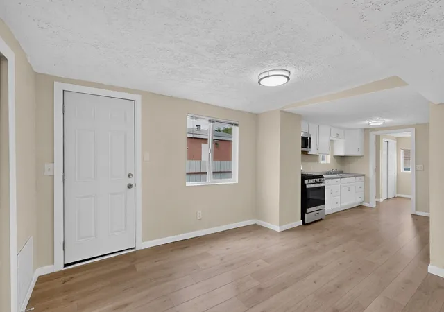 Photo 4 of Manufactured home for sale at 737 97th Street SW, Albuquerque, NM 87121 | MLS# 1111420 | Listing updated on 2026-09-23