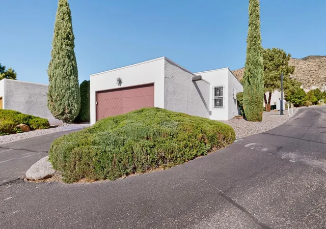 Photo 2 of Townhouse for sale at 1 La Villita Ct NE # 1, Albuquerque, NM 87112 | MLS# 1110915 | Listing updated on 2026-10-05