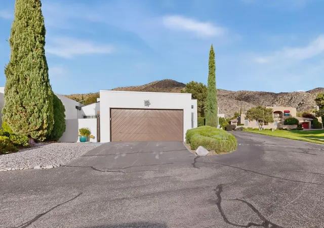 Photo 3 of Townhouse for sale at 1 La Villita Ct NE # 1, Albuquerque, NM 87112 | MLS# 1110915 | Listing updated on 2026-10-05