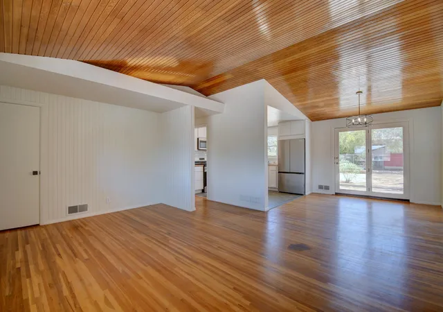 Photo 4 of Single family home for sale at 3224 California St NE, Albuquerque, NM 87110 | MLS# 1111448 | Listing updated on 2026-09-25