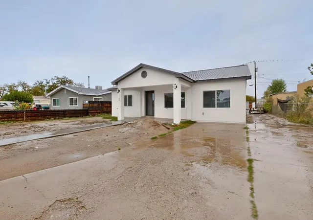 Photo 2 of Single family home for sale at 5103 San Luis Pl NW, Albuquerque, NM 87107 | MLS# 1111467 | Listing updated on 2026-09-24