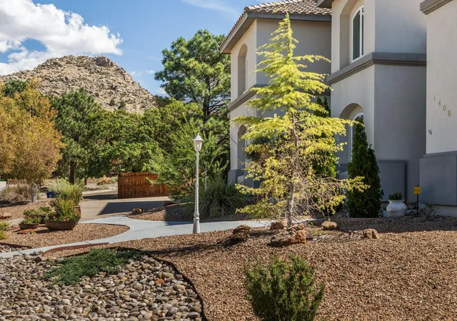 Photo 3 of Sale Pending at 1408 Soplo Rd Se, Albuquerque, NM 87123 | MLS# 1111492 | Listing updated on 2026-09-26