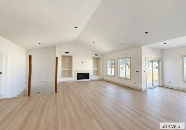 Photo 2 of Single family home for sale at 5942 Lemhi St, Idaho Falls, ID 83404 | MLS# 2189180 | Listing updated on 2026-09-12